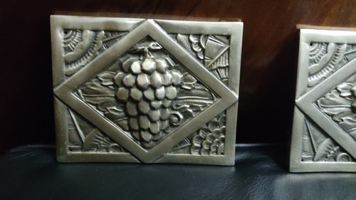Paire ornements meuble - d,