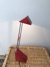 lampe de bureau design rouge