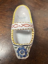 Petite chaussure soulier