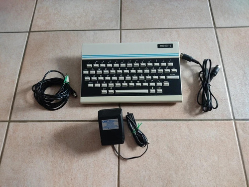 Oric vintage computer - 1,