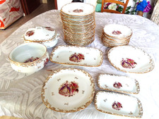 SERVICE DE TABLE 43 PIECES Motif Fragonard - Porcelaine du Centre