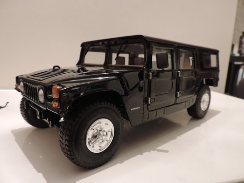 Hummer exoto 18 defauts - 1/18,