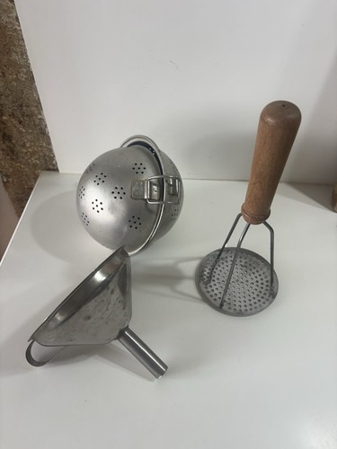 Anciens ustensiles cuisine - anciens,