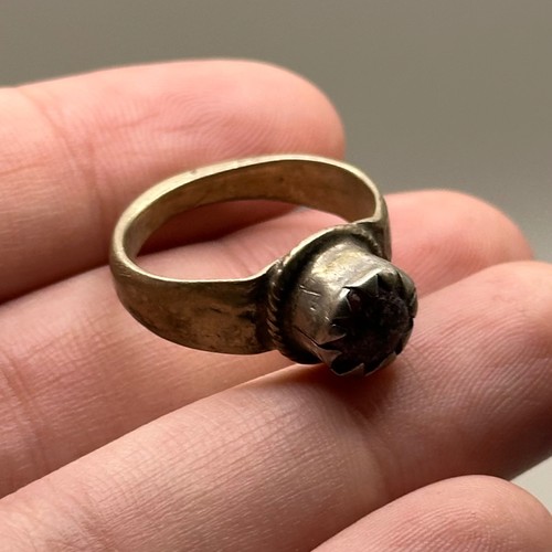 Belle bague ancienne romaine - belle,