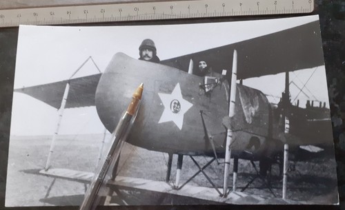 Escadrille peint sur - escadrille, f
