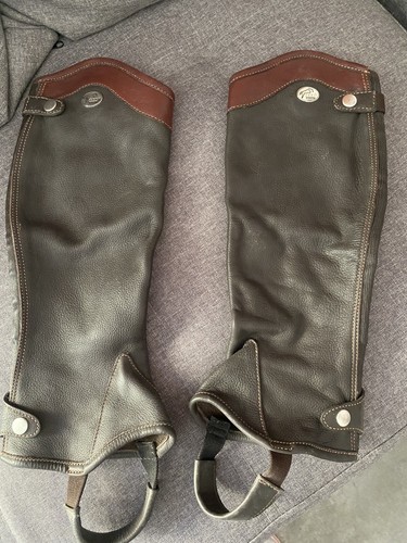 Mini chaps jumping - mini,