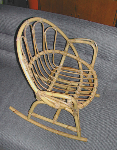 Fauteuil bascule enfant ou - à,