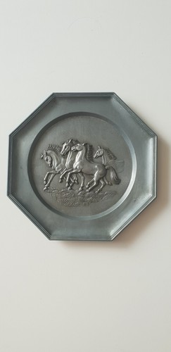 Assiette étain chevaux - assiette, en