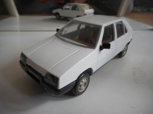Skoda favorit 136l blanc - 136l, au