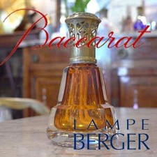 [Baccarat amber pyramid-shaped