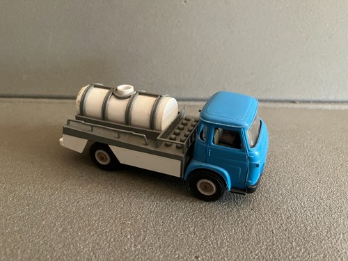 Ancienne voiture miniature - ancienne,