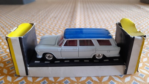 Dinky fiat 2300 - fiat,