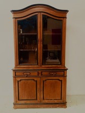 Buffet vitrine en deux corps