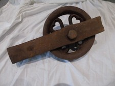 ancienne poulie décor cœur