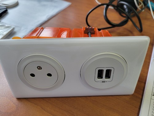 Prise double usb - +,