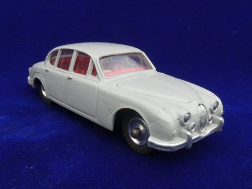 Joli pretty rare top - rare, dinky