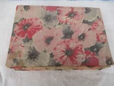 Ancienne boîte à couture ou