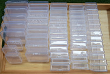Lot de divers boites en plastique transparentes pour rangement