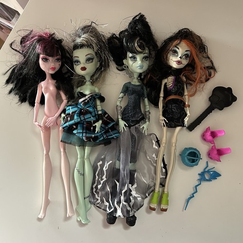 Lot poupées monster high