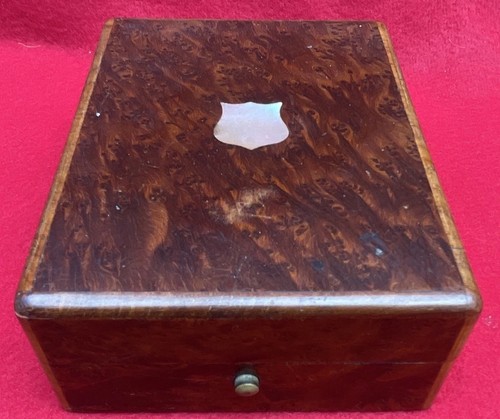 Ancien petit coffret - , xixe