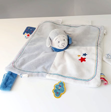 Doudou Plat Carré Guss Victor