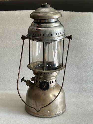Ancienne lampe kérosène - À,