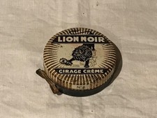 Ancienne boîte publicitaire