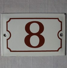 PLAQUE de RUE émaillée n° 8