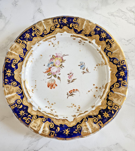 Assiette ancienne porcelaine
