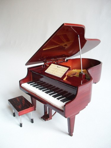 Piano queue miniature - piano,