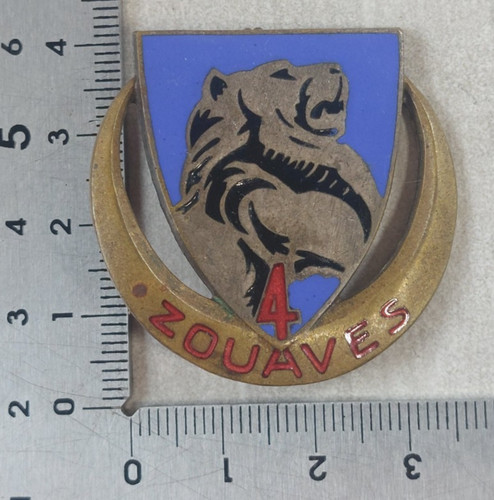 Ancienne insigne émaillée