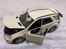 WELLY Mercedes-Benz ML350 1/18