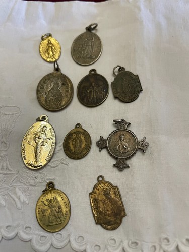 Lot médailles religieuses - 10,