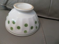 bol de style Digoin Sarreguemines à décor de petit poids vert