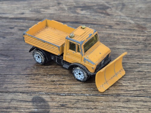 Mercedes unimog siku - mercedes,