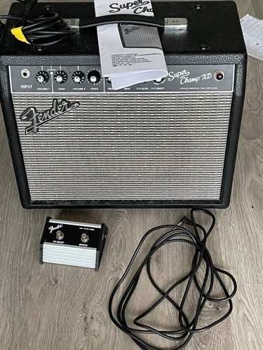 Amplificateur guitare - guitare, à