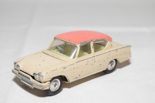 Corgi toys 234 - corgi, ford