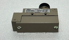 Omron Ze-n-2s Limit Switch 10a 250vac 02y06z4