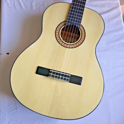 Guitare classique vernis - guitare,