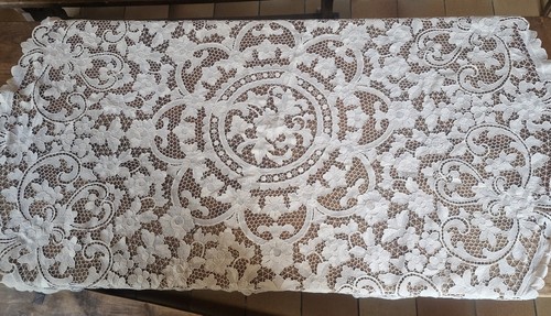 Grande nappe ronde - -, dentelle