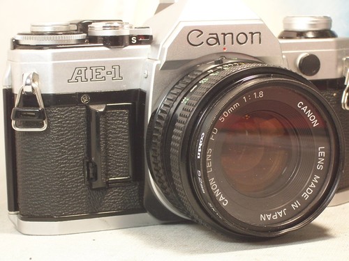 Canon avec objectif - ,
