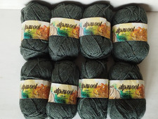 Lot de 8 pelotes de laine