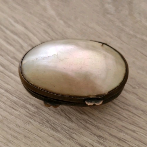 Ancienne petite boîte - , /