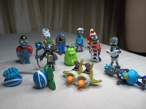 Plants zombies lot figure - plants, vs