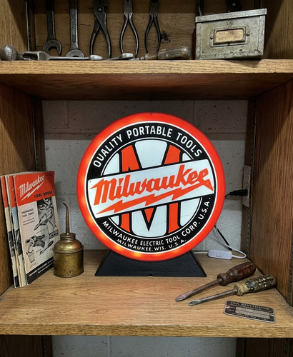 Enseigne milwaukee tools - enseigne,