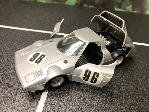 Imperfect diecast car - imperfect,