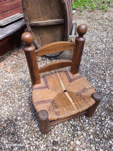 Chaise basse brutaliste - basse, en