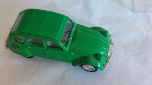 Citroën 2cv verte miniatures - citroën,