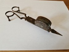 Paire de mouchettes anciennes en fer forgé ciseaux à bougies éteignoirs XVIIIème