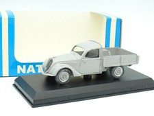 Starter N7 resin 1/43 - Peugeot 202 pick up grey